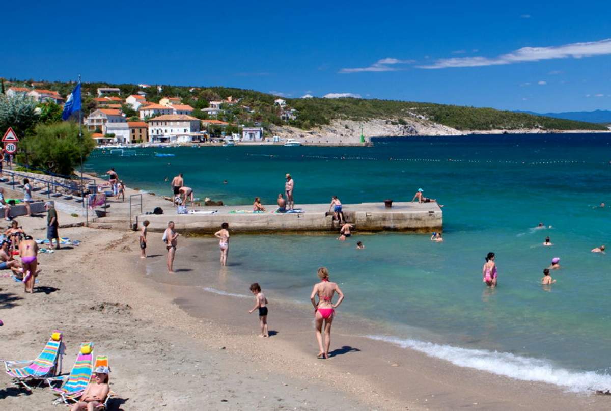 Pećine Beach
